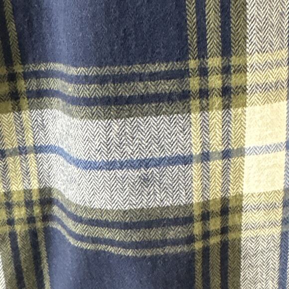 Old Navy Classic Navy And Ivory Plaid Flannel Size Medium - Picture 5 of 14